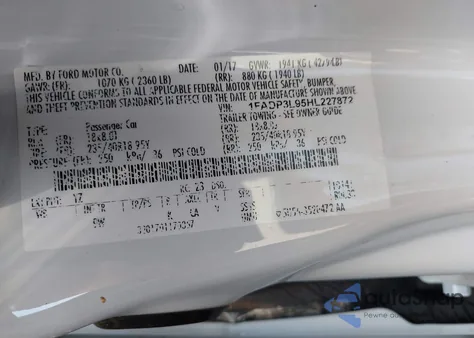 2017 Ford Focus St z USA, uszkodzony, nr VIN 1FADP3L95HL227872